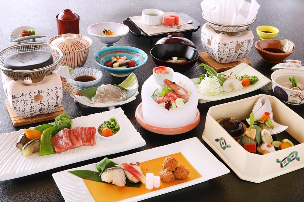 【平日限定】和風館「雅楽司」　1泊2食付きペア宿泊券