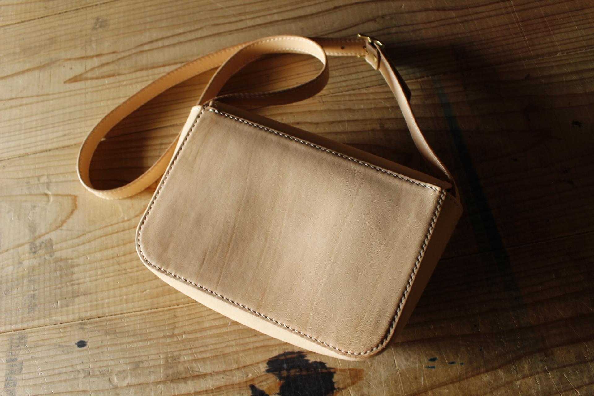 伊賀牛革ショルダーバッグ＜ステッチ：色選択可＞