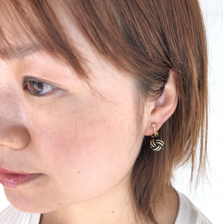 組紐イヤリングモンキー黒金