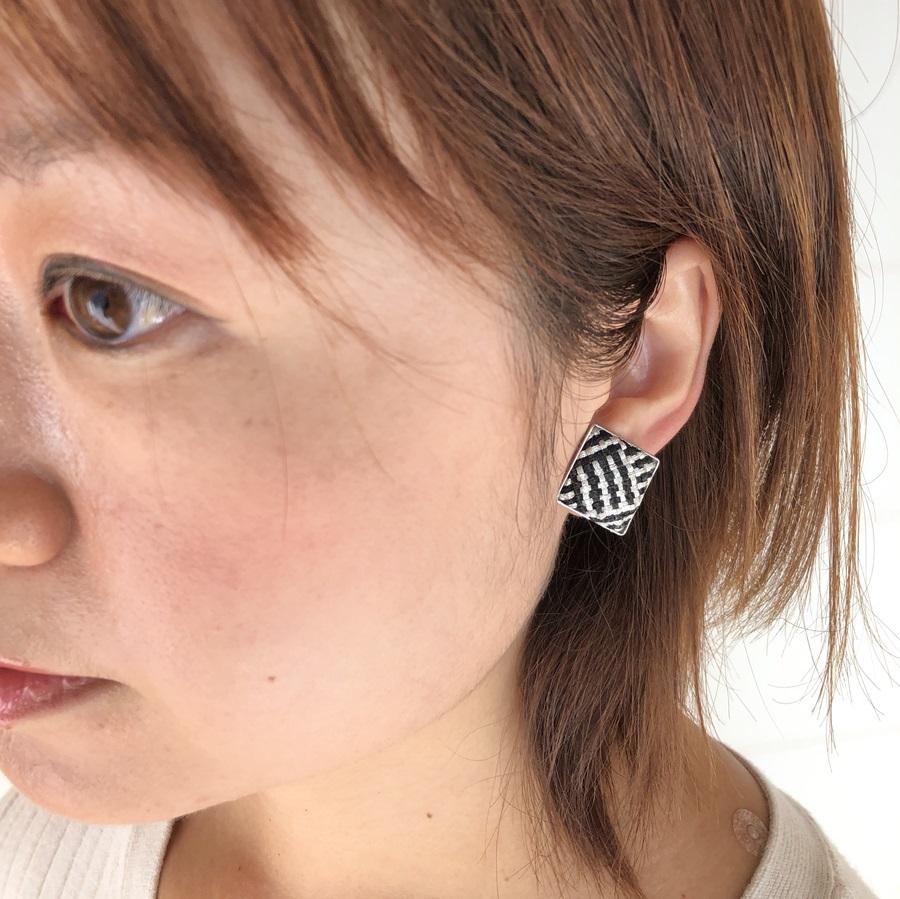 組紐イヤリング張角黒銀