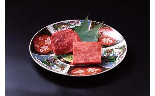 【冷蔵】松阪牛 赤身と霜降りステーキ 70g×2枚 < 冷蔵 >年内配送可( 牛肉 ブランド牛 高級 和牛 国産牛 松阪牛 松坂牛 ステーキ 赤身 霜降り 赤身ステーキ 霜降りステーキ 松阪牛赤身 松阪牛霜降り肉 牛肉 ステーキ 贈答 ギフト 赤身 霜降り 牛肉ステーキ 松阪牛ステーキ 松阪牛 三重県　多気町 UOD-23-01