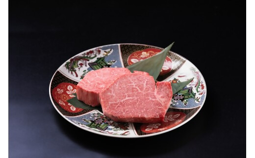 （冷凍）極上松阪牛シャトーブリアン300ｇ（ 150g×2枚） < 冷凍 >年内配送可 ( 牛肉 ブランド牛 高級 和牛 国産牛 松阪牛 松坂牛 ステーキ ヒレ フィレ シャトーブリアン シャトーブリアンステーキ 三重県  多気町 UOD-29-02