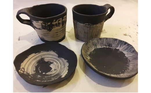 木漏れ日あふれる森の中の陶芸体験　APC-01