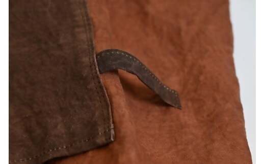 徳應謹製　柿渋染エプロン　TKO-02　手づくり　手作り　ハンドメイド　クラフト　唯一無二　オンリーワン　一点物　オートクチュール　染　染め　柿渋　鞄　かばん　カバン　男女兼用　ユニセックス　自然　天然　優しい　風合い　色合い　プレゼント　ギフト　贈り物　記念　記念品　綿100％