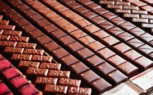 VISONオリジナルボンボンショコラ（ルージュ・シアン・ブラン・グリ）4箱セット ショコラ ボンボン チョコレート 詰め合わせ 12種 3個セット 個包装 和風 調味料 お酒 お茶 フルーツ 贈答品 贈答用 ギフト 三重県 多気町 コンフィチュールアッシュ VCH-01