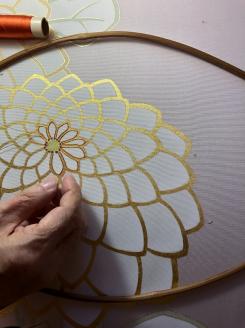 SG-05　御山杉染め　訪問着きもの　菊　「別誂え染め+別誂え仕立（胴裏、八掛付き）」