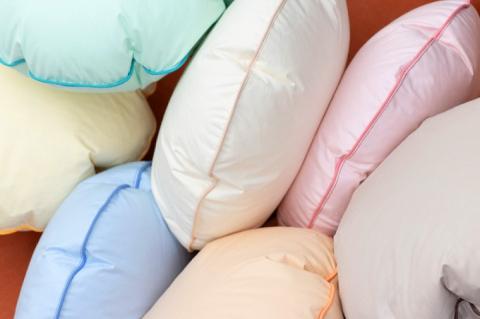 【河田フェザー使用】 ソフトでまぁ～るい 羽根クッション（JWC-36）低反発 高反発 座布団 クッション 羽根 日本製 おしゃれ kawada 河田フェザー 正規品 癒し やすらぎ 高級 カラー おまかせ サークル 円 丸 まる