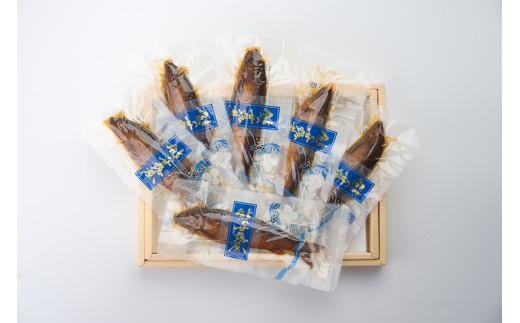 鮎 甘露煮 6匹（袋入り） セット ／ 宮川物産 あゆ 和食 お取り寄せグルメ お惣菜 惣菜 総菜 魚 川魚 香魚 おつまみ おかず 魚の甘露煮 ご飯のお供 ごはんのおとも ご自宅用 家庭用 ギフト 贈答用 三重県 大台町 (004)
