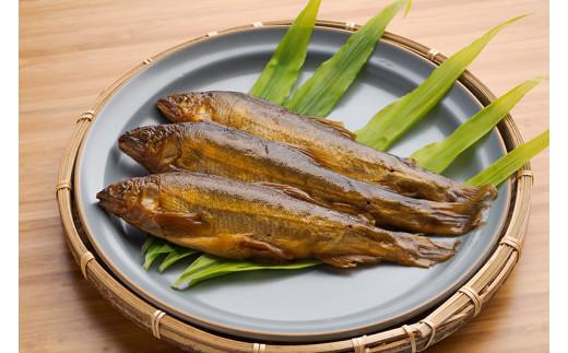 鮎 甘露煮 6匹（袋入り） セット ／ 宮川物産 あゆ 和食 お取り寄せグルメ お惣菜 惣菜 総菜 魚 川魚 香魚 おつまみ おかず 魚の甘露煮 ご飯のお供 ごはんのおとも ご自宅用 家庭用 ギフト 贈答用 三重県 大台町 (004)