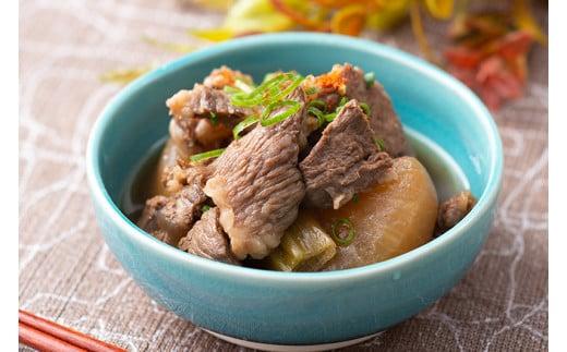 松阪牛 すじ 500g×2P 計 1kg／ 冷凍 瀬古食品 JGAP認定 松阪肉 名産 お取り寄せ 牛肉 お肉 肉 和牛 黒毛和牛 国産 国産牛 牛すじ 牛筋 ブランド牛 ご自宅用 家庭用 ギフト 贈答用 真空パック 産地直送 松阪 牛 カレー おでん 煮込み 三重県 大台町 (0060)