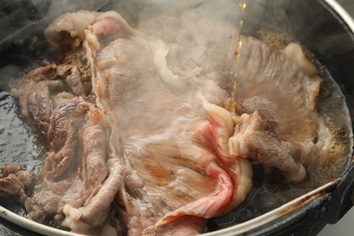 （冷凍）赤みの美味しさ「松阪牛モモすき焼き」約500g ／ 冷凍 和牛 松阪牛 赤身 すき焼き 三重県 大台町