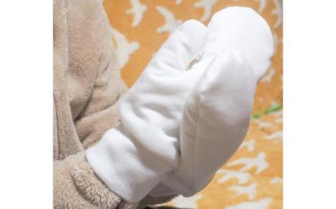 おてぶとん ／ やまちょう 手袋 保温 保湿 デリケート肌 綿 オーガニックコットン リラックス お家時間 寝具 インテリア くつろぎ 眠り ハンドケア 大台町 雑貨 ご自宅用 家庭用 ギフト 贈答用 三重県 大台町 (247)