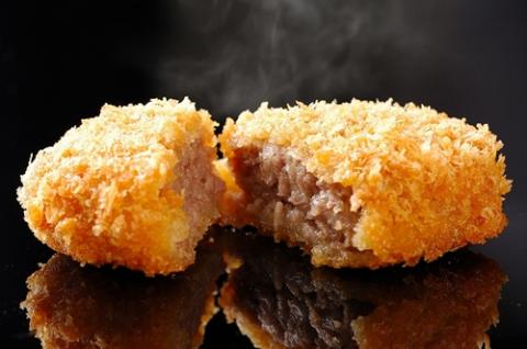 冷凍 松阪牛入り ハンバーグ セット ＆ コロッケ ・ ミンチカツ 各15個 計45個／ 瀬古食品 名産 霜ふり本舗 牛肉 お肉 肉 和牛 黒毛和牛 国産 国産牛 松阪牛 ブランド牛 お惣菜 ご自宅用 家庭用 ギフト 贈答用 産地直送 松阪 牛 三重県 大台町 (392)