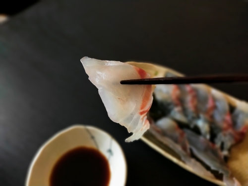 （冷凍） 刺身 カット済 お手軽 海鮮丼 昆布〆 熟成 鯛 100g 4袋 計 400g ／ 城水産 伊勢志摩 まだい 真鯛 スライス のっけ丼 お茶漬け 新鮮 海の幸 無添加 産地直送