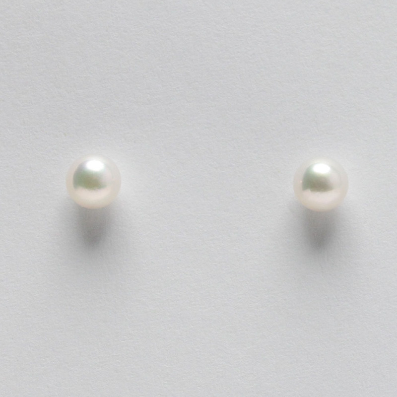 真珠 ピアス 5mm pt900 プラチナ アコヤ真珠 アクセサリー ファッション ジュエリー akoya パール フォーマル カジュアル プレゼント ギフト 贈り物 贈答品 お祝い 誕生日 記念日 冠婚葬祭 慶事 弔事 結婚式 卒業式 入学式 国産 三重県 伊勢 志摩 南伊勢町 / パールハヤシ プラチナ アコヤ真珠 5ミリサイズ ピアス