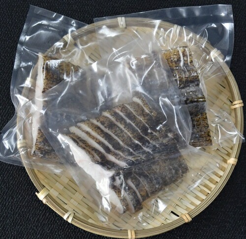 ウツボ 塩干し 約80ｇ×3袋 小分け 天然コラーゲン 海鮮 珍味 酒の肴 おつまみ 冷凍 グルメ やまきち商店 三重県 伊勢 志摩 南伊勢町 10000円 1万円 一万円