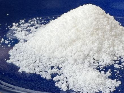 真珠の塩　P2　300ｇ入×1袋　容器付き／真珠塩　塩　天然塩　ミネラル　しお　伊勢志摩　三重　南伊勢