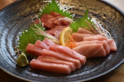 （冷蔵）南伊勢町産　養殖　本まぐろ　1本　20～30kg／三重外湾漁業協同組合　パーティー　イベント　丸ごと　鮪　三重県　伊勢志摩