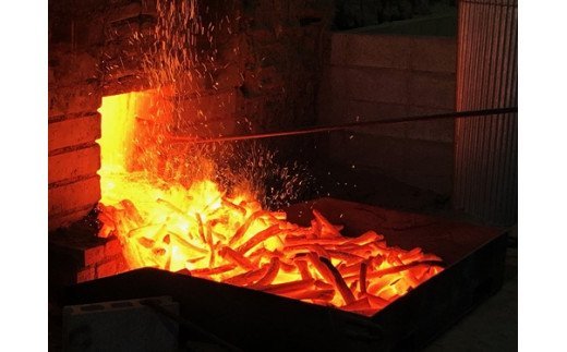 伊勢志摩 備長炭　半長小　約3kg／マルモ 製炭所　BBQ　料理　炭火　七輪　囲炉裏　火鉢　キャンプ