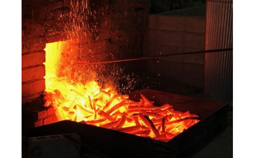 伊勢志摩 備長炭　半長小　約1kg／マルモ 製炭所　BBQ　料理　炭火　七輪　囲炉裏　火鉢　キャンプ