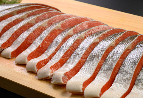 鮭問屋「熟成塩紅鮭・塩銀鮭」切身食べ比べ〈約1.9Kg〉