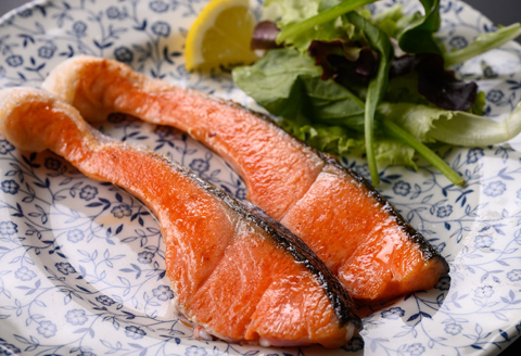 鮭問屋【塩銀鮭】切身〈約１kg〉