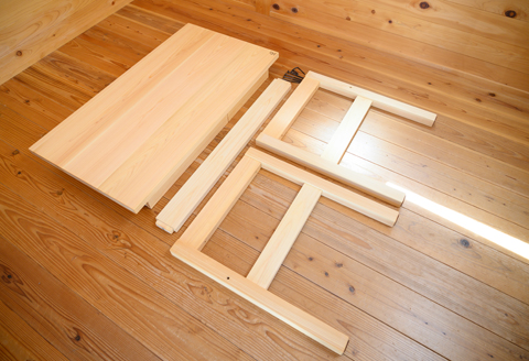 <DIYする木の机>「尾鷲ヒノキ香る ワークデスク」