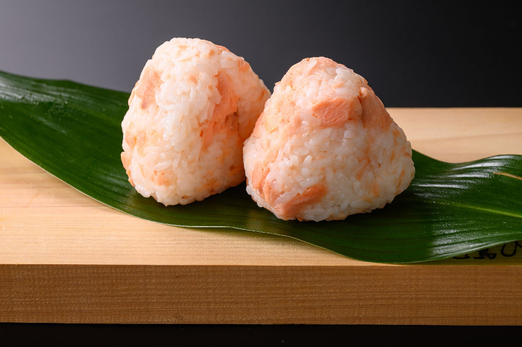 鮭切り身〈約2kg〉最速2週間でお届け！フレーク 塩 海鮮 規格外 不揃い さけ サケ 切身 シャケ 切り身 冷凍 家庭用 レシピ ムニエル ちゃんちゃん焼き 訳アリ おかず 弁当 家計応援 サーモン 魚 わけあり【MS03】