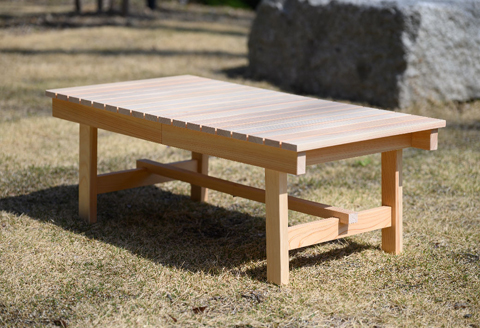 尾鷲ヒノキの折りたためる「キャンプ用テーブル」