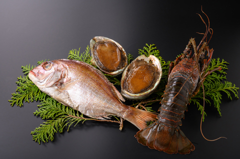 おいしい海の縁起物【鯛燻製・活冷伊勢えび・味付あわび】詰合せ