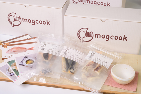 三重の海からの贈りもの。春夏秋冬旬のおさかな離乳食材セット１年分＋萬古焼の離乳食用食器付（全６回）