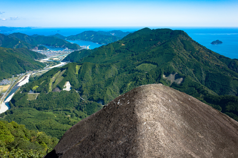 絶景”象の背”へ！ガイドが案内する便石山
