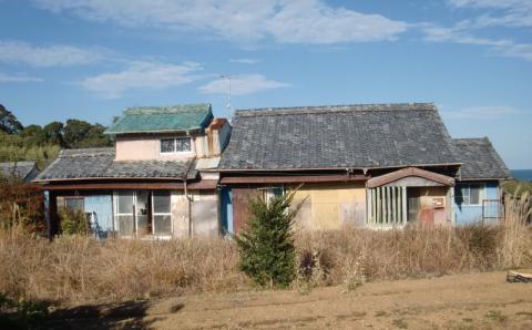【ふるさと納税】空き家管理サービス「紀宝町の空き屋、お掃除致します！」 / 紀宝町 掃除 草むしり 空き家維持【ksc100】