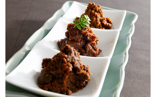 【カネ吉山本】しぐれ2個/そぼろ煮1個/にくみそ1個 箱入【40