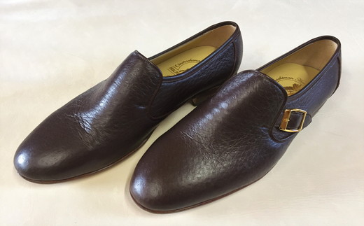 手作りにこだわったオーダーシューズ・ペッカリー革(本革)