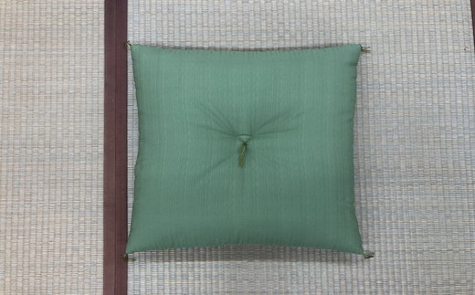 ワタセのカラー手作り座布団　「座り上手は座布団から」