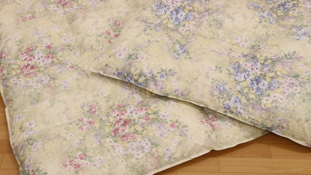  仕立て直し　羽毛ふとんダブルサイズのリフォーム　高級