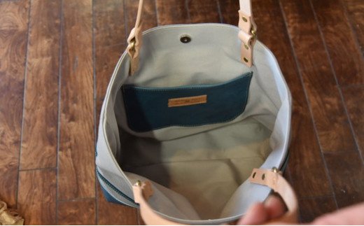 岡喜近江牛レザーと帆布のトートバッグ　グレー（琵琶湖