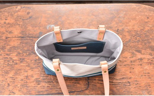 岡喜近江牛レザーと帆布のトートバッグ　グレー/琵琶湖ブ