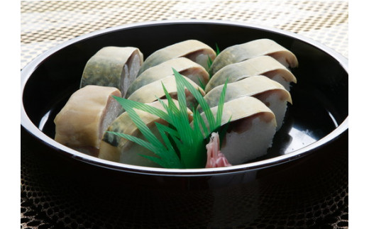 プレミアムびわます棒寿しとひさご寿し名物の鯖寿し詰合
