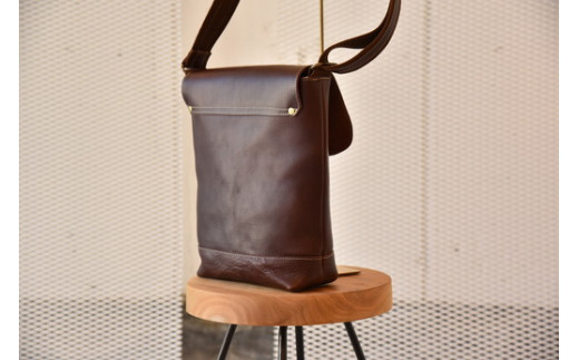 リッチオイルレザー(岡喜近江牛レザー）で作った　ショル