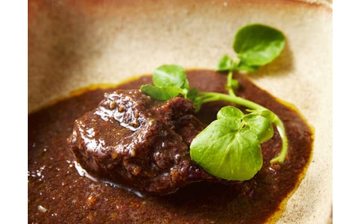 【定期便】近江牛定期便　 A5特撰近江牛角切りカレー煮込