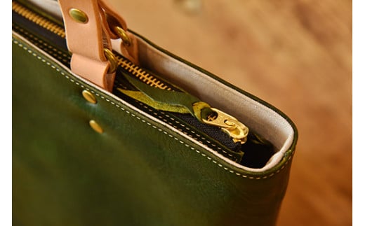 近江牛レザーを贅沢に使った　本革トートバッグ　ディー