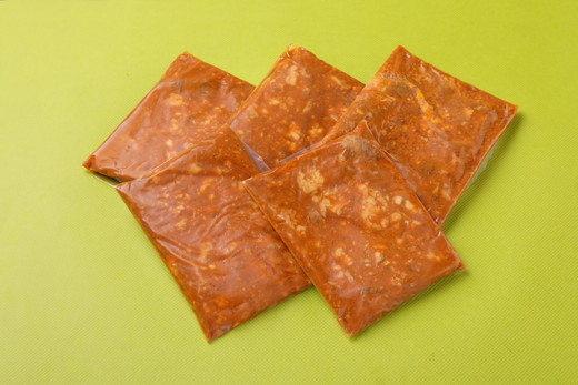 近江牛 コクとろ！デミグラスすじ煮込み【750g（150ｇ×5パッ