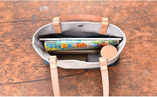 岡喜近江牛レザーと帆布のトートバッグ　グレー/琵琶湖ブ