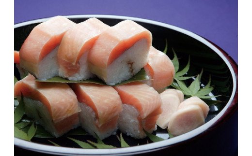 プレミアムびわます棒寿しとひさご寿し名物の鯖寿し詰合