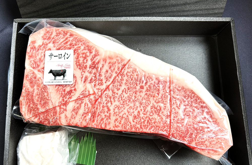 A5等級未経産雌牛　近江牛サーロインステーキ　塊肉1kg折箱