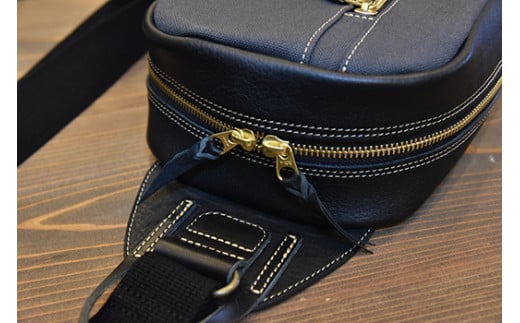 帆布と革のワンショルダーバッグ　近江牛レザー　地産帆