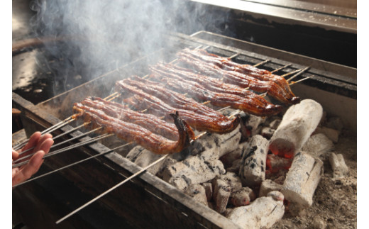 国産うなぎ　備長炭地焼き蒲焼き180g以上×1尾　タレ付き×1