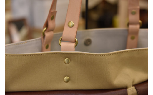 近江牛レザーと地産帆布で作った２ポケットトートバッグ